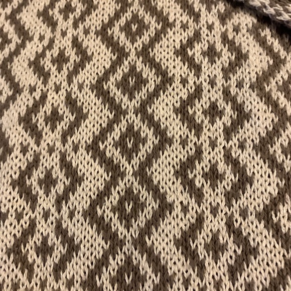 Coldwater Creek cotton/acrylic/polyester long  scarf would be worn quartered. - Picture 7 of 10